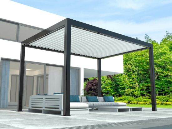 vue-basse-sur-pergola-electrique-ombreo