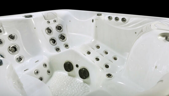 vue-sur-jets-de-massage-spa-ostro-soixante-cinq-ombreo